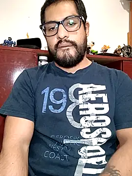 Snapshot of HombreS3n chatting on 11, 3, 2025 HombreS3n online show from 11, 3, 2025