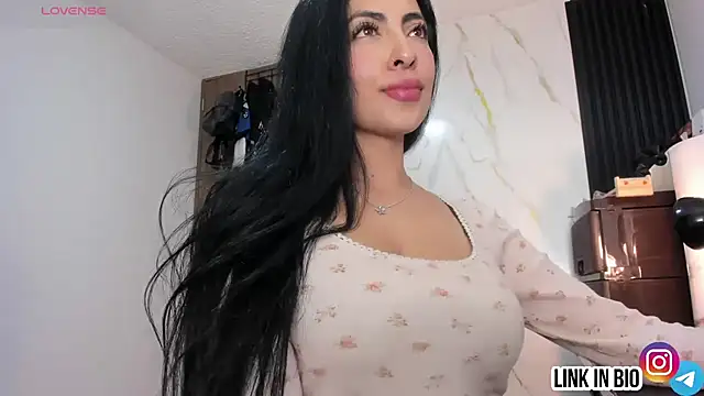 Snapshot of Sophy_diamonds chatting on 18, 7, 2026 Sophy diamonds online show from 18, 7, 2026