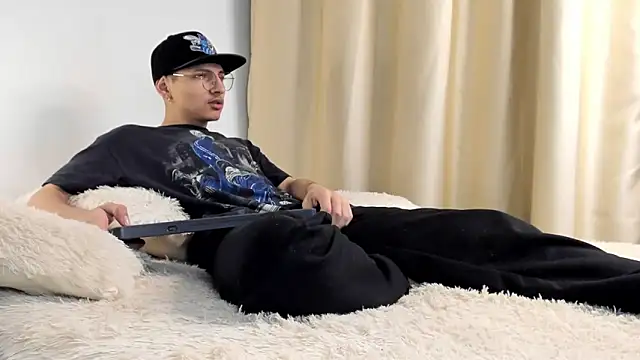 a lejandro 0 8 online show from 4, 12, 2024