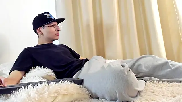 a lejandro 0 8 online show from 7, 12, 2024