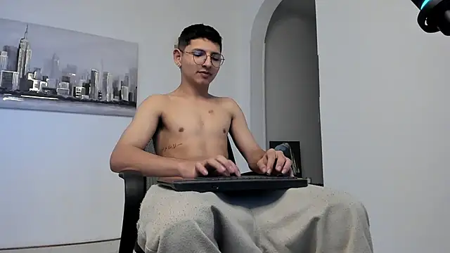 a lejandro 0 8 online show from 8, 3, 2025