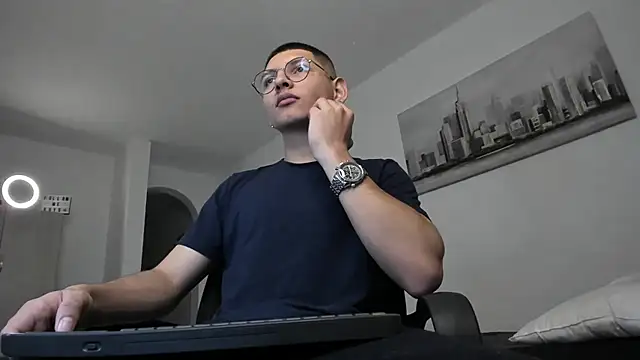 a lejandro 0 8 online show from 14, 3, 2025