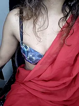 Snapshot of Leeeezzzz_roy chatting on 27, 11, 2025 Leeeezzzz roy online show from 27, 11, 2025