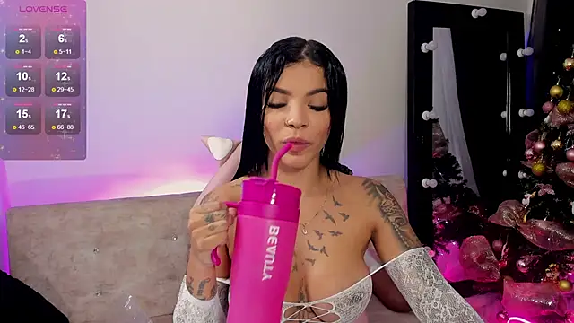 EmmaRusellx online show from 24, 12, 2024