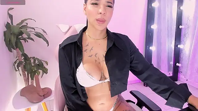 EmmaRusellx online show from 19, 5, 2026