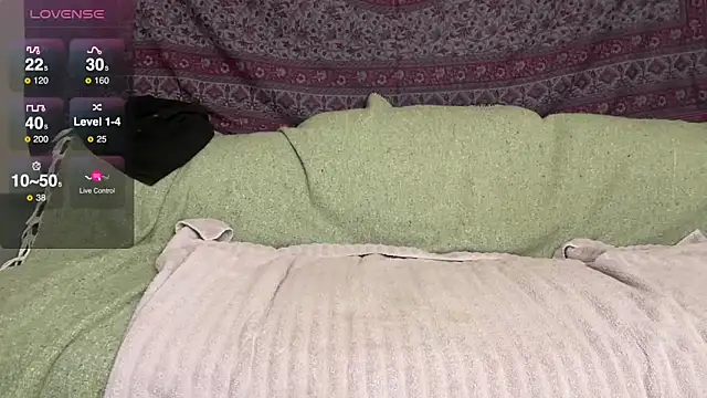 Snapshot of GlitterKitty108 chatting on 25, 2, 2026 GlitterKitty108 online show from 25, 2, 2026