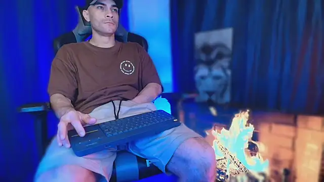 Snapshot of sexyboycolombi4 chatting on 4, 11, 2025 sexyboycolombi4 online show from 4, 11, 2025