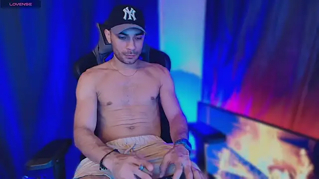 Snapshot of sexyboycolombi4 chatting on 30, 11, 2025 sexyboycolombi4 online show from 30, 11, 2025