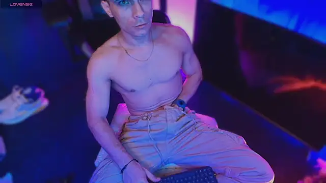 Snapshot of sexyboycolombi4 chatting on 1, 12, 2025 sexyboycolombi4 online show from 1, 12, 2025