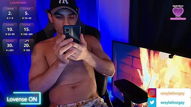 sexyboycolombi4 online show from 13, 3, 2026