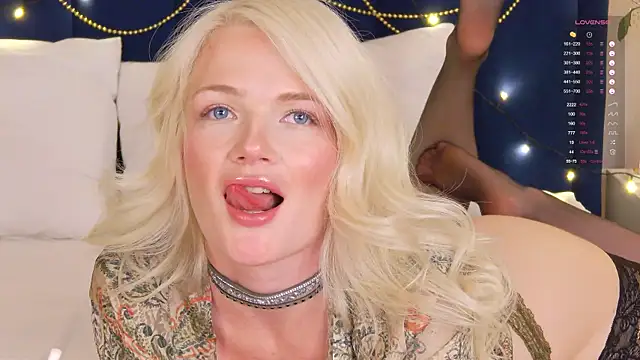 Snapshot of MilaDemies chatting on 19, 2, 2025 MilaDemies online show from 19, 2, 2025