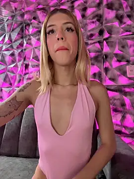 Snapshot of Courtney_gonet chatting on 20, 11, 2025 Courtney gonet online show from 20, 11, 2025