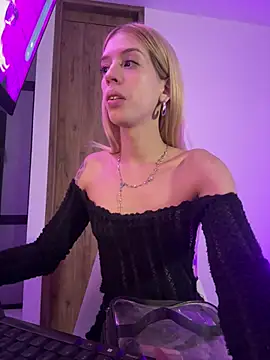 Snapshot of Courtney_gonet chatting on 1, 6, 2026 Courtney gonet online show from 1, 6, 2026