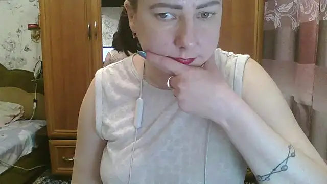 Snapshot of SophieNightAh chatting on 19, 2, 2025 SophieNightAh online show from 19, 2, 2025