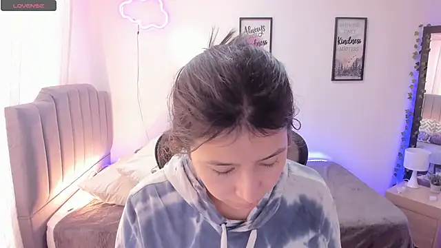 Amy joones online show from 9, 12, 2024
