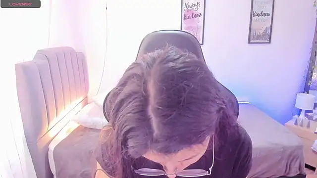 Amy joones online show from 4, 1, 2025