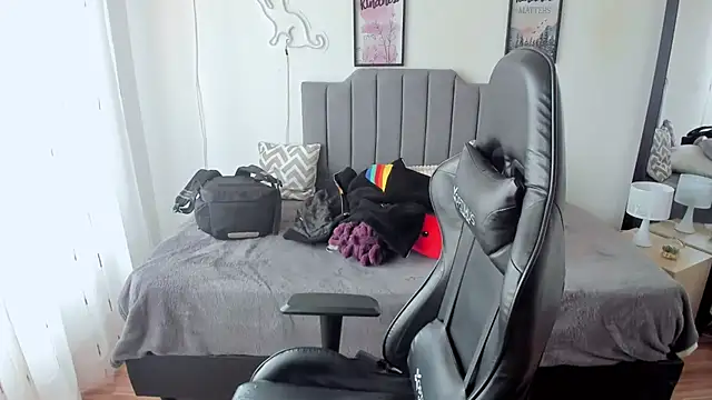 Amy joones online show from 21, 10, 2025