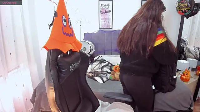 Amy joones online show from 24, 10, 2025