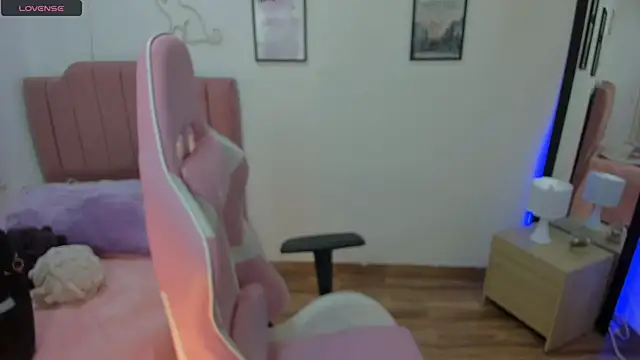 Amy joones online show from 18, 11, 2025