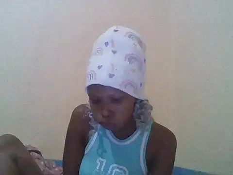 Snapshot of CharlotteDee chatting on 2, 11, 2025 CharlotteDee online show from 2, 11, 2025