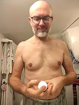 Snapshot of MadProfessor chatting on 9, 1, 2025 MadProfessor online show from 9, 1, 2025