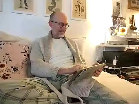 Snapshot of MadProfessor chatting on 11, 2, 2025 MadProfessor online show from 11, 2, 2025