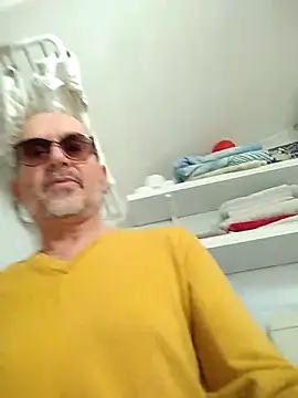 Snapshot of MadProfessor chatting on 12, 3, 2025 MadProfessor online show from 12, 3, 2025