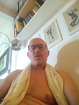Snapshot of MadProfessor chatting on 17, 9, 2025 MadProfessor online show from 17, 9, 2025