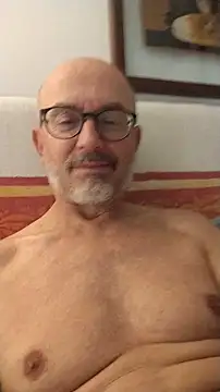 Snapshot of MadProfessor chatting on 20, 10, 2025 MadProfessor online show from 20, 10, 2025