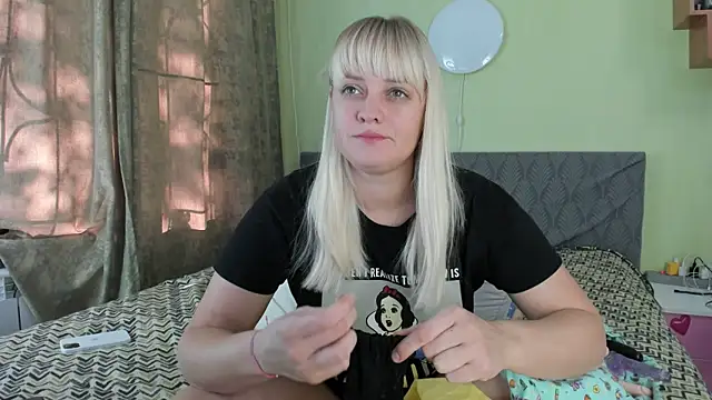 Kira Miler online show from 16, 9, 2025