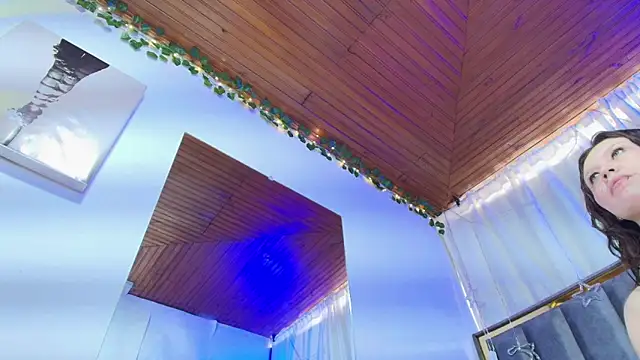 Eda Bonne online show from 4, 12, 2025