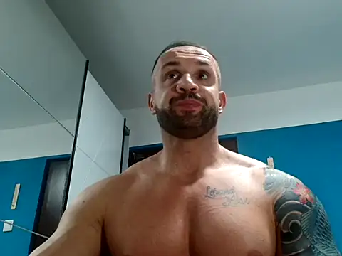 Snapshot of Magnificmuscles89 chatting on 2, 2, 2025 Magnificmuscles89 online show from 2, 2, 2025