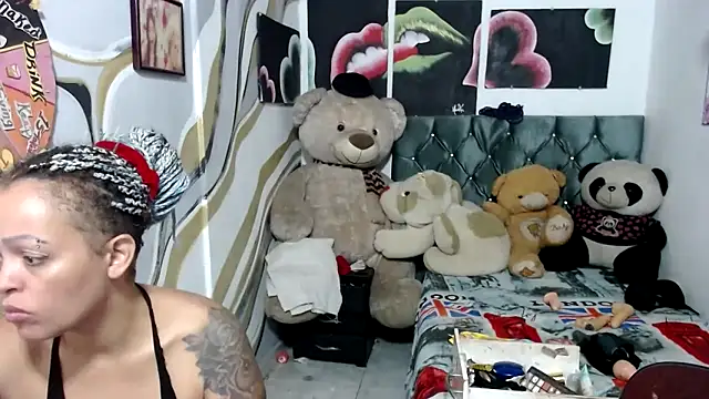 manzanahot9 online show from 13, 9, 2025