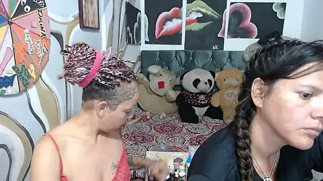 manzanahot9 online show from 16, 4, 2026