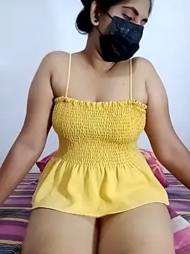 Snapshot of SLZAARA chatting on 9, 10, 2025 SLZAARA online show from 9, 10, 2025