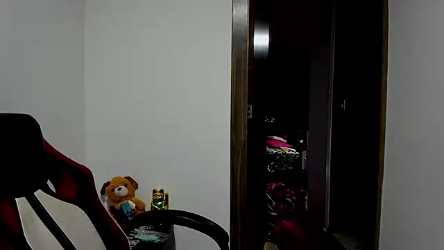 Sweet-Suck69 online show from 19, 2, 2025