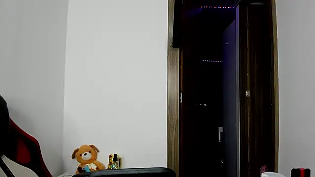 Sweet-Suck69 online show from 26, 2, 2025