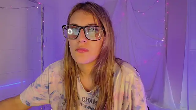 Snapshot of Giia_paiige18 chatting on 16, 12, 2025 Giia paiige18 online show from 16, 12, 2025