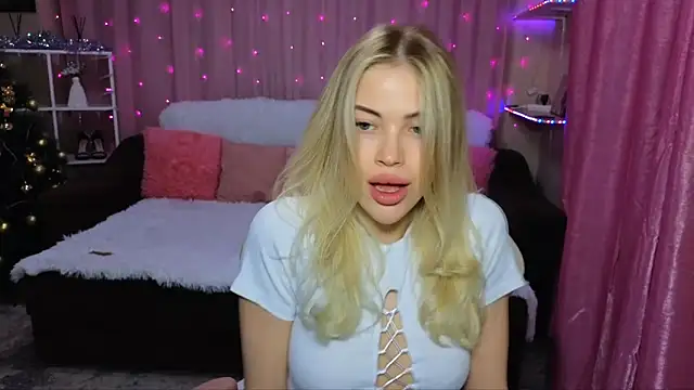 EmmyMills online show from 8, 12, 2024