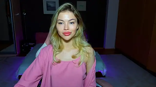 EmmyMills online show from 15, 2, 2025