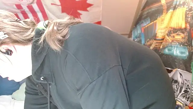 Snapshot of cosmicjones chatting on 11, 7, 2026 cosmicjones online show from 11, 7, 2026
