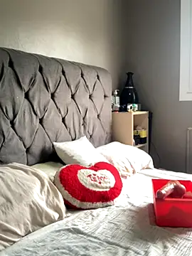 MaryAlbuquerque online show from 15, 9, 2025