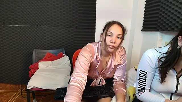 dannamomcerrat online show from 10, 12, 2024