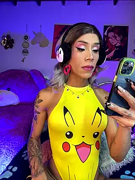 Snapshot of Alexa_Chanell_Oficial chatting on 6, 11, 2025 Alexa Chanell Oficial online show from 6, 11, 2025