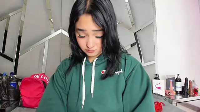 Catherinee69 x online show from 9, 10, 2025