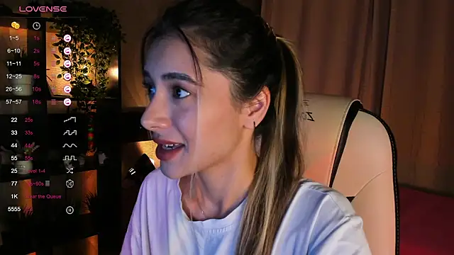 Snapshot of DarlaLike chatting on 28, 9, 2025 DarlaLike online show from 28, 9, 2025