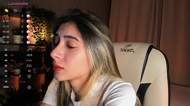 Snapshot of DarlaLike chatting on 3, 10, 2025 DarlaLike online show from 3, 10, 2025