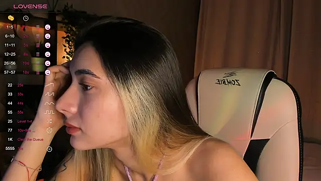 Snapshot of DarlaLike chatting on 10, 10, 2025 DarlaLike online show from 10, 10, 2025