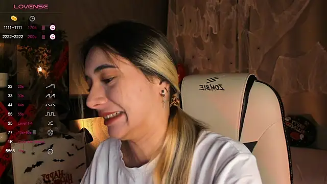 Snapshot of DarlaLike chatting on 18, 10, 2025 DarlaLike online show from 18, 10, 2025