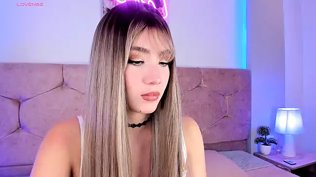 Snapshot of lunar_leen chatting on 2, 2, 2025 lunar leen online show from 2, 2, 2025